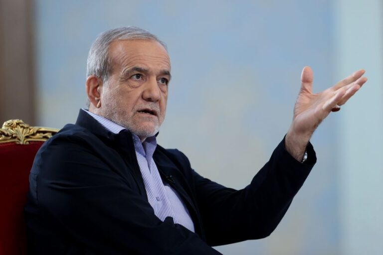 Presidente iraniano reúne-se com líder supremo sem revelar data