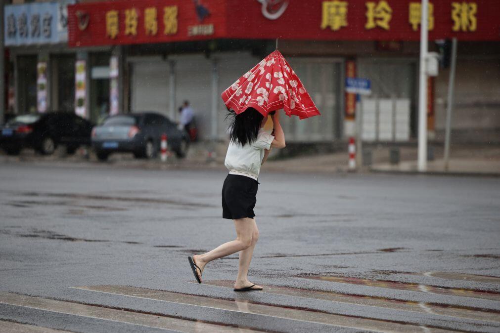 China emite alerta para chuvas torrenciais no sul feriados de maio