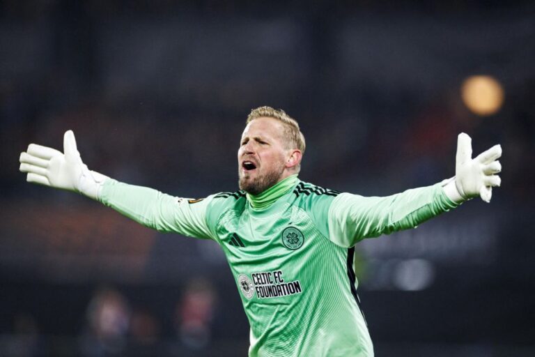 Guarda-redes Schmeichel termina carreira aos 39 anos devido a lesão no ombro