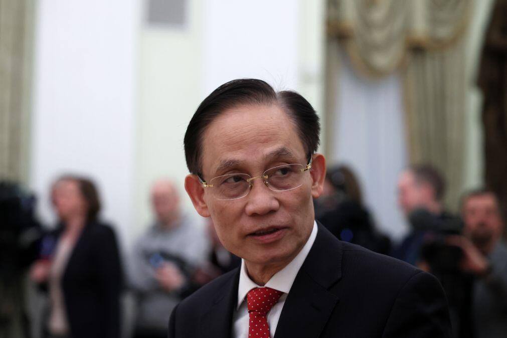 Chefe da diplomacia do Vietname reúne-se com conselheiro de Kim em Pyongyang