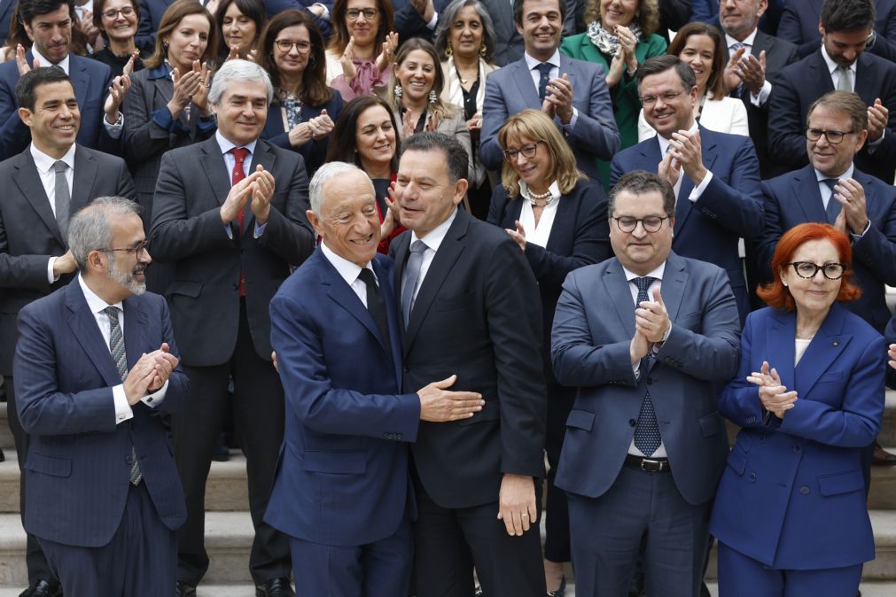 Marcelo Rebelo de Sousa ao lado de Luís Montenegro no 52.º aniversário do PSD