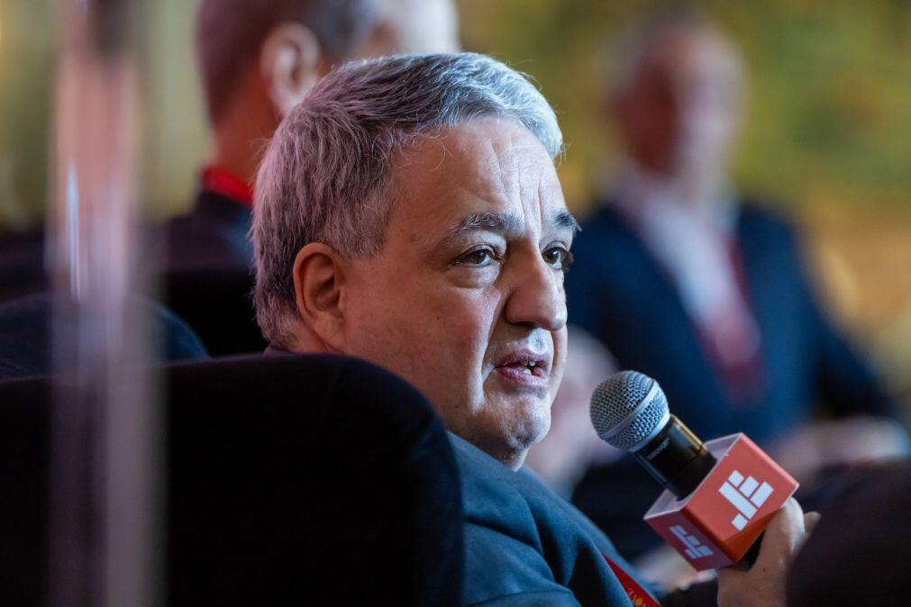 Paulo Macedo diz que Caixa continua em Moçambique enquanto for bem-vinda