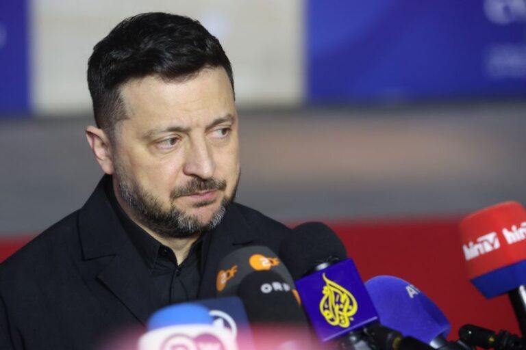 Decreto de Zelensky autoriza desfile em Moscovo sem ataques de Kiev