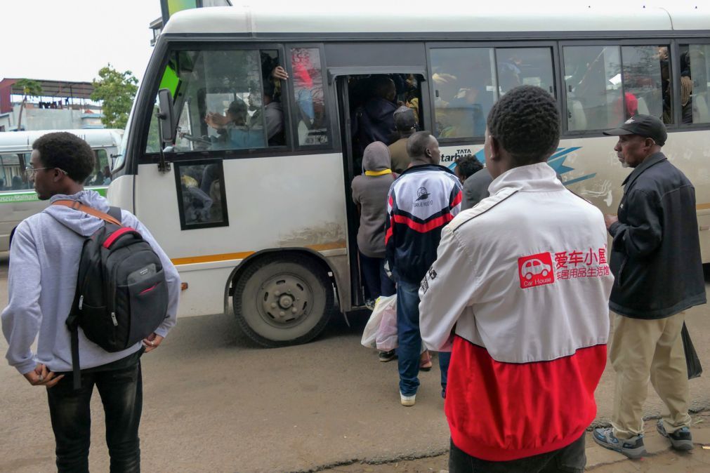 Moçambique com programa de transporte escolar para cortar custos e dar segurança