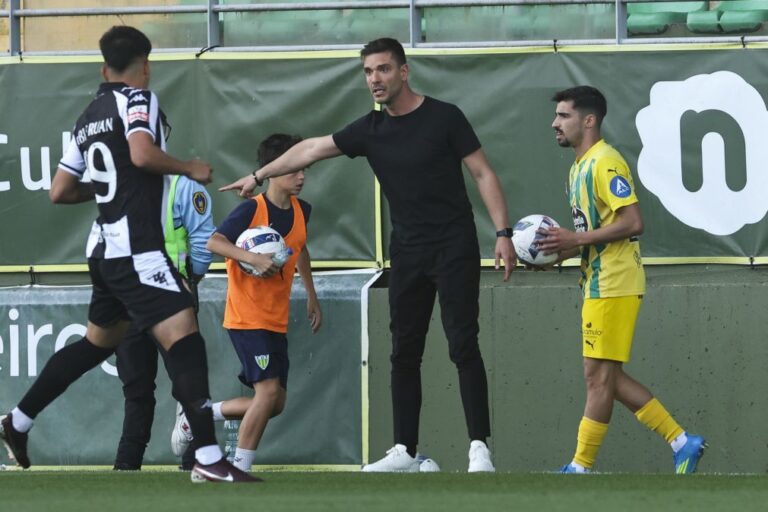 Técnico Tiago Margarido despede-se do Nacional após três épocas de sucesso