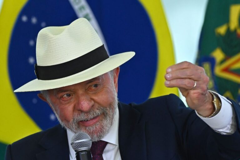 Lula da Silva condena prolongamento da detenção de ativista brasileiro por Israel