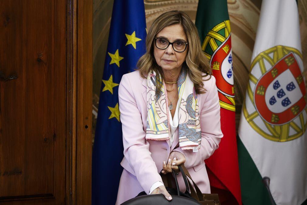 Ministra da saúde admite processar presidente da associação de médicos tarefeiros