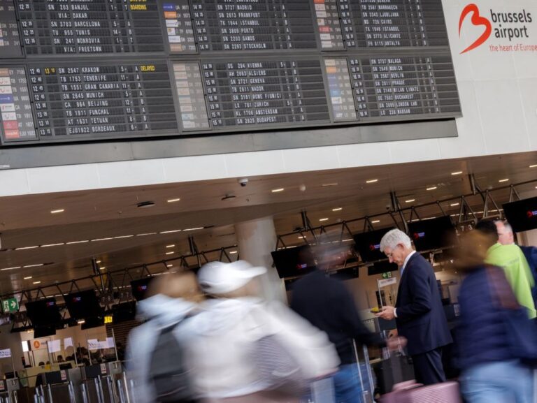 Aeroportos europeus registam esperas até 3,5 horas nas fronteiras e preveem verão difícil
