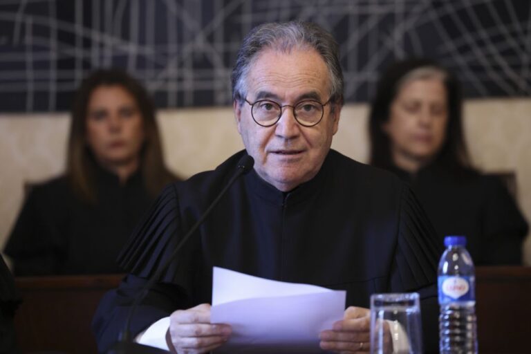 Presidente do Tribunal Constitucional comunica renúncia às funções