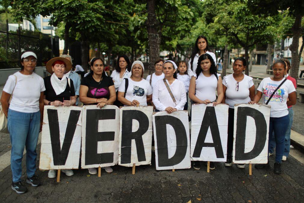 Ex-detidos prometem lutar até que presos políticos sejam libertados na Venezuela