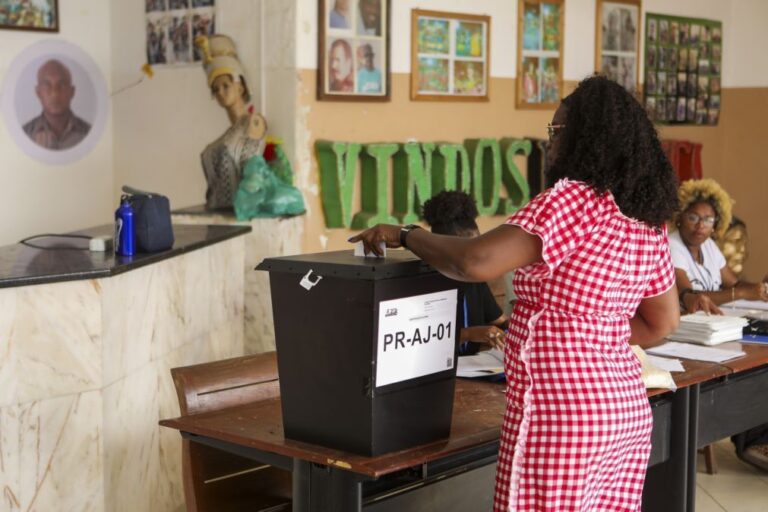 Cabo-verdianos já votam para as oitavas eleições legislativas