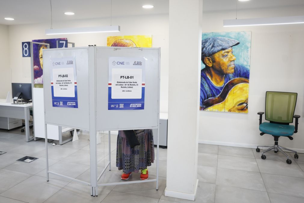 Eleitores cabo verdianos dirigem-se a mesas de voto em Lisboa sem filas