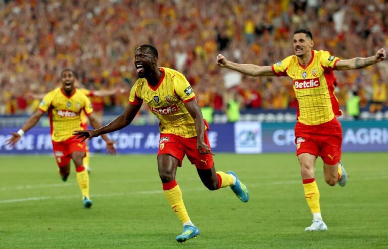 Lens bate Nice e conquista a sua primeira Taça de França em futebol