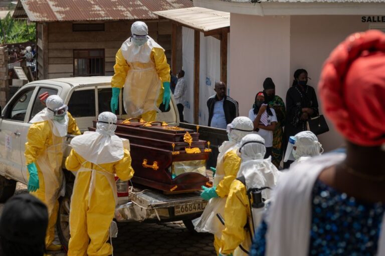 OMS apela a cessar-fogo imediato no leste da RDCongo para conter epidemia