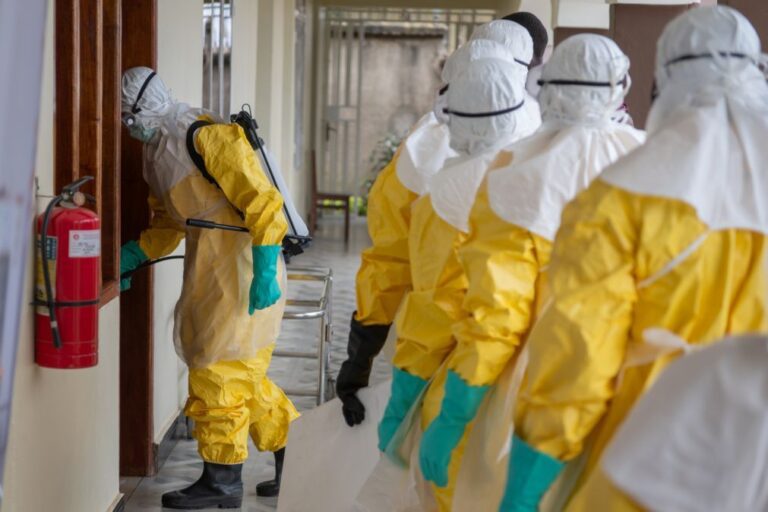Ébola: Ataques a centros de tratamento dificultam resposta ao surto no RDCongo