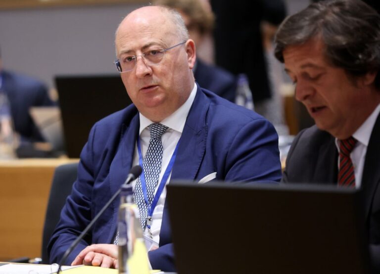 Crise do preço dos fertilizantes deve ter resposta europeia - ministro
