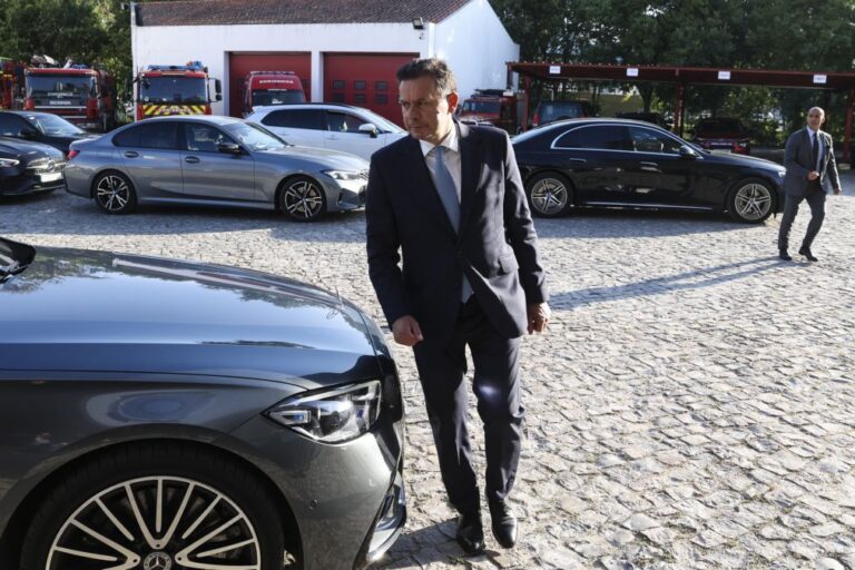 Luís Montenegro vai ser reeleito no sábado para terceiro mandato como presidente do PSD