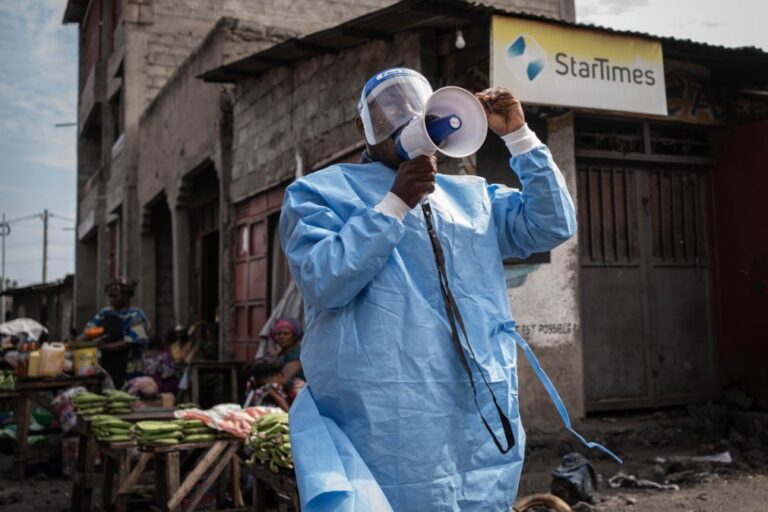 Dois novos casos de Ébola detetados no Uganda elevam para nove o número de infetados