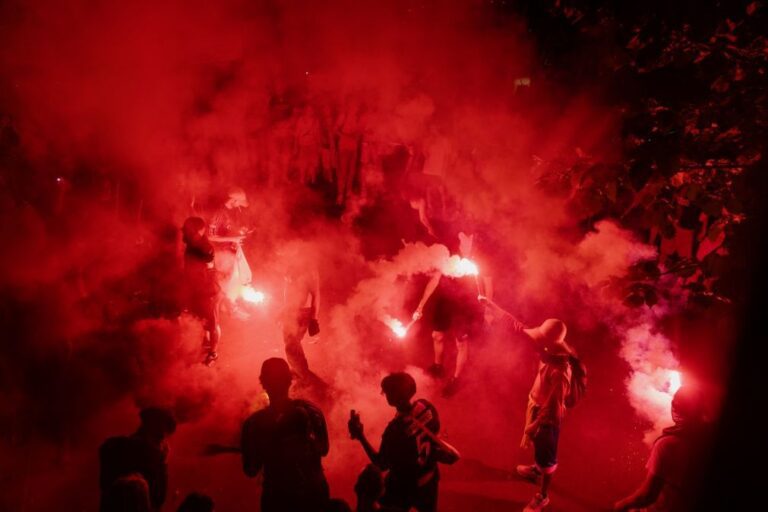 LC: Festejos pelo título do PSG resultaram já num morto e em feridos graves