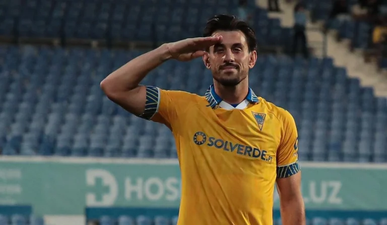 Adeus, Pizzi: o homem que jogou seis anos com dores por amor ao futebol