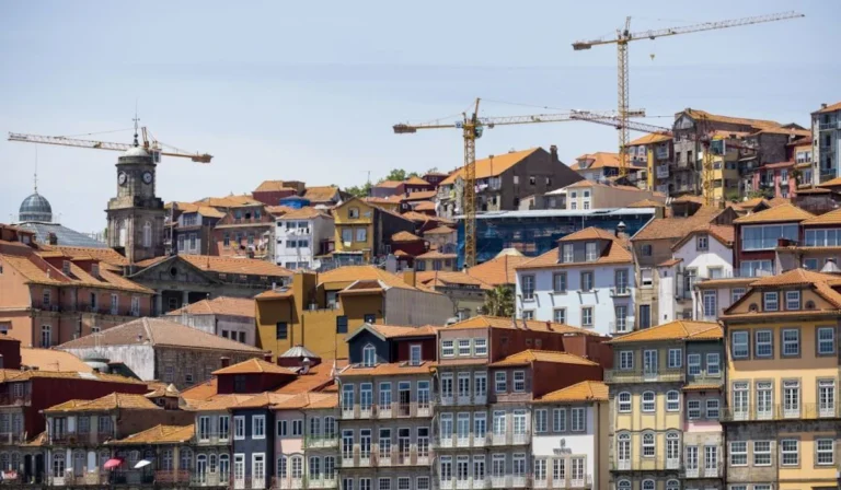 Bruxelas prepara proposta para combater excesso de arrendamentos de curta duração