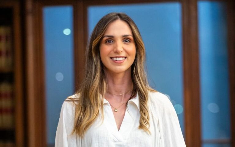 Rebeca Caldeira Rosto da SIC indignado com influencer: 