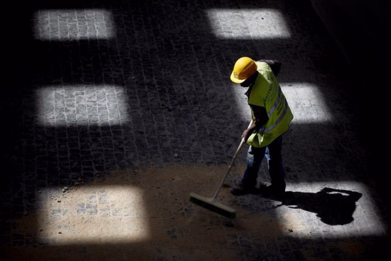 Concursos de obras públicas promovidos até fevereiro caem 49% para 861 ME - Associação