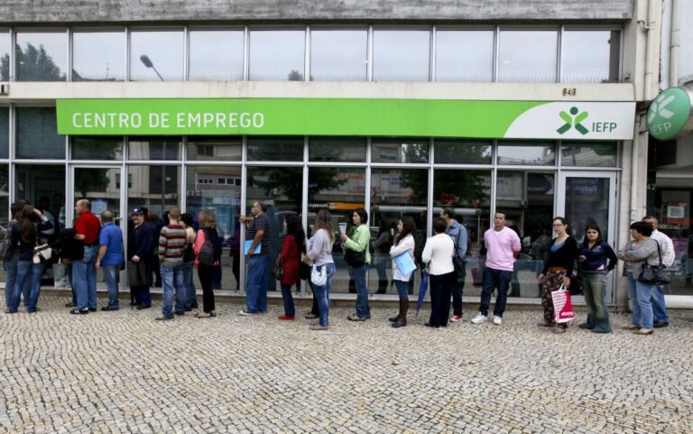 Número de desempregados nos centros de emprego recua 8,7% em maio -- IEFP