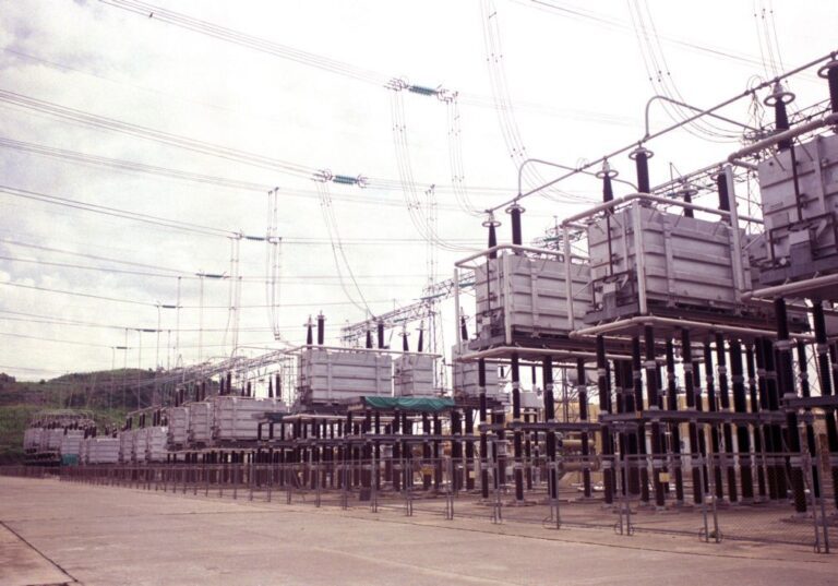Moçambique garantiu mais 75 mil novas ligações a eletricidade em três meses