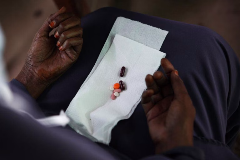 Governo guineense recebe medicamentos essenciais doados pela França