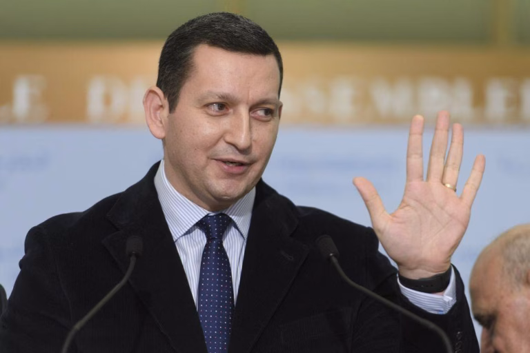 Ex-porta-voz de Assad reintegrado no corpo diplomático da Síria