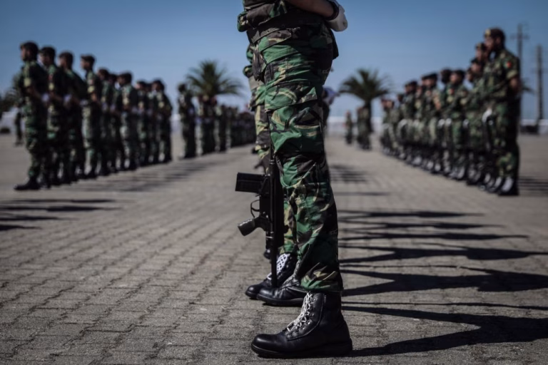 Exército reforça missão na Eslováquia com pelotão de atiradores