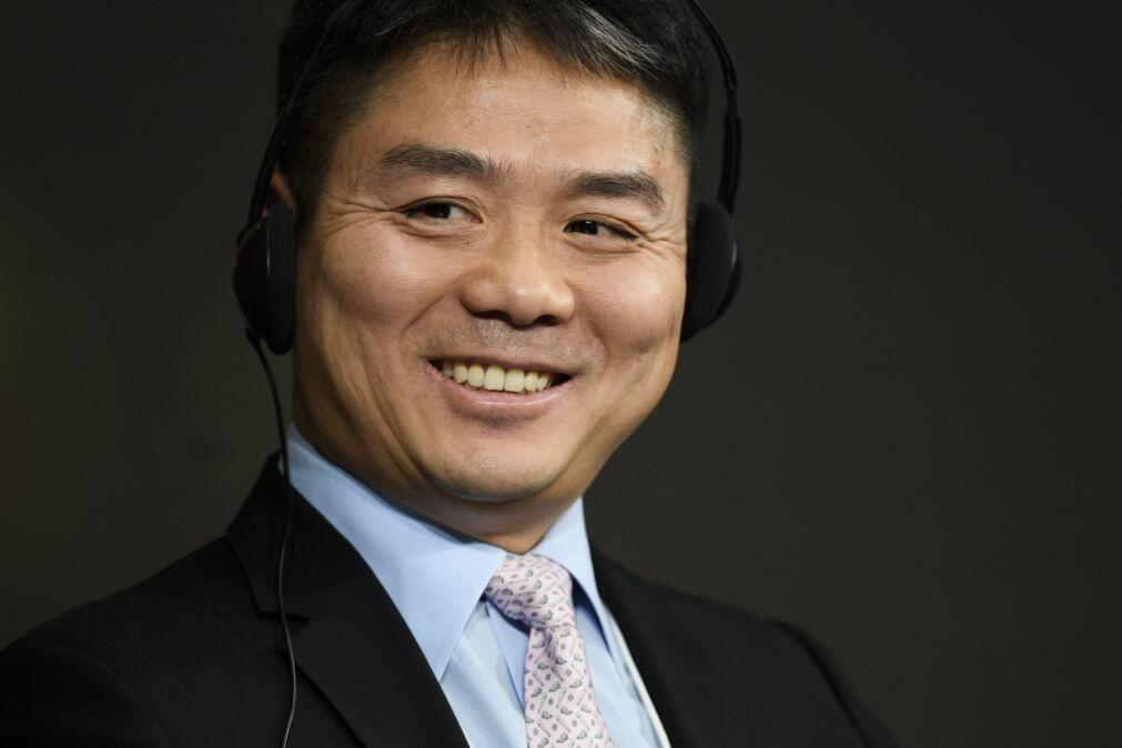 Presidente da chinesa JD.com prevê substituição de 700 mil estafetas por robôs