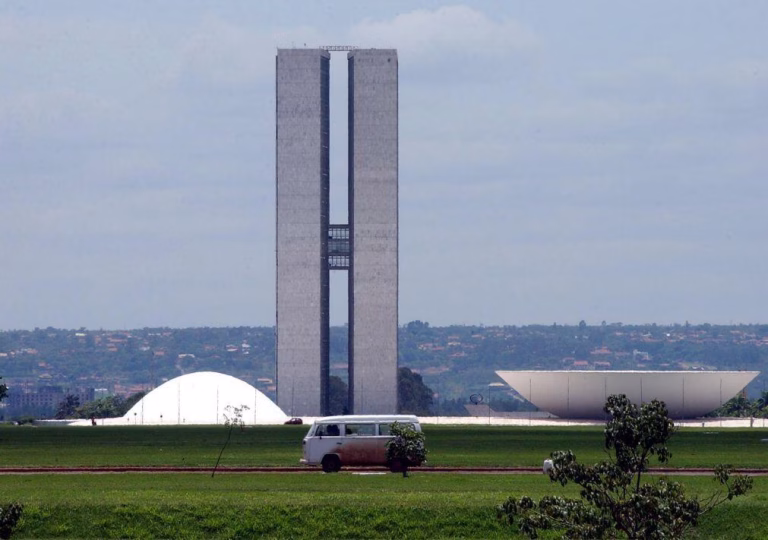 Delegação do Parlamento Europeu visita Brasil para acompanhar combate à evasão fiscal