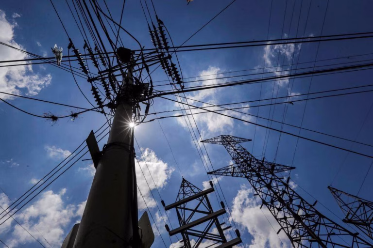 Consumo de eletricidade gerou um milhão de toneladas de CO2 a mais em 2025