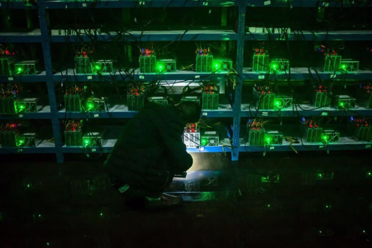 Autoridades angolanas desmantelam centro de mineração de criptomoeas em Luanda