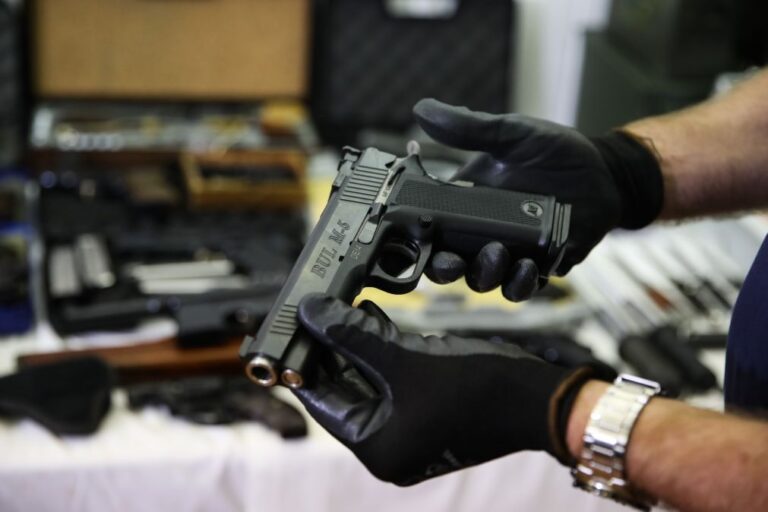 GNR apreende 30 armas de fogo e 2.803 munições em busca domiciliária em Paredes