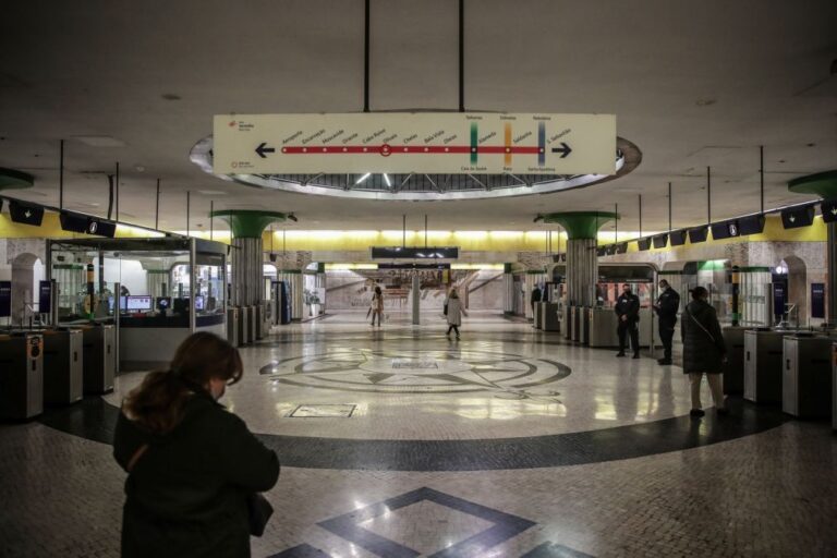 Metro de Lisboa prolonga horário até às 03:00 na noite de Santo António