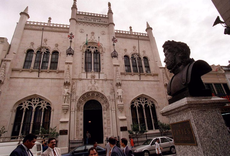 Portugal condecora com Ordem de Camões Real Gabinete Português de Leitura do Rio de janeiro