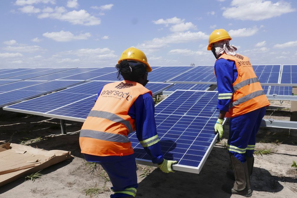Moçambique procura investidores para central solar de 30 MW em Sofala