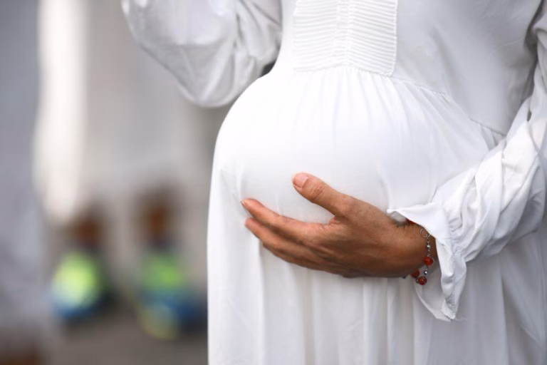 Associação de enfermeiros obstetras lamenta recusa de visto a delegados de África e Ásia