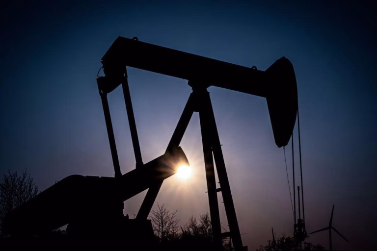Preço de petróleo Brent cai mais de 2% após acordo entre Curdistão e Iraque