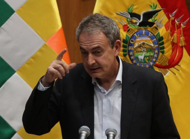 Sánchez mantém confiança em inocência de ex-PM socialista Zapatero