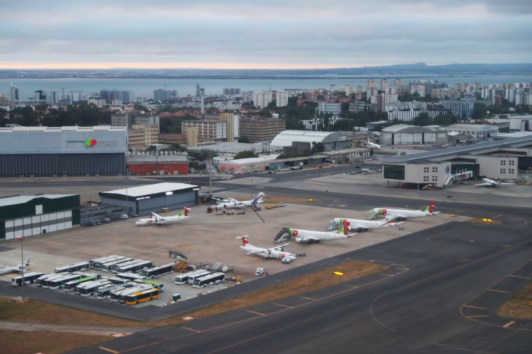 Custos do aeroporto de Lisboa para pessoas e cidade chegam a 12 mil milhões em 10 anos - Zero
