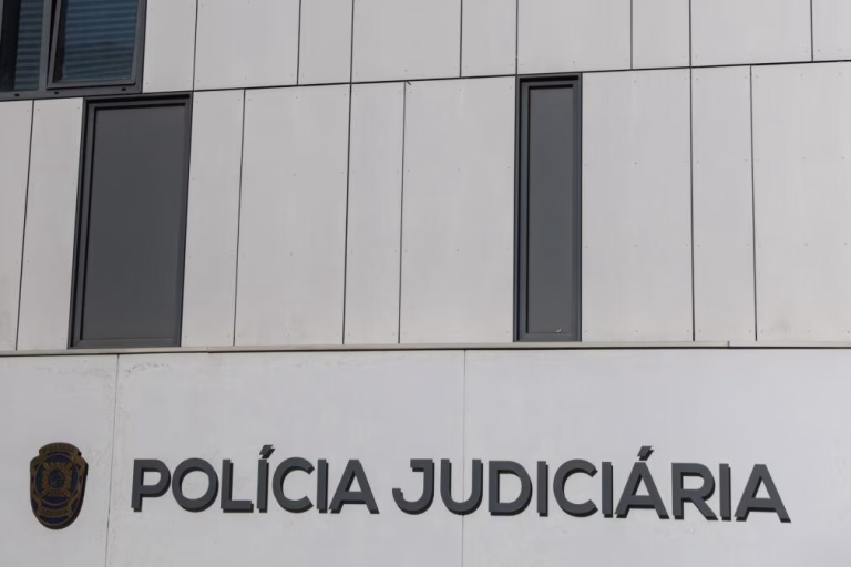 PJ detém suspeitos de ajudarem a regularizar ilegalmente quatro mil imigrantes