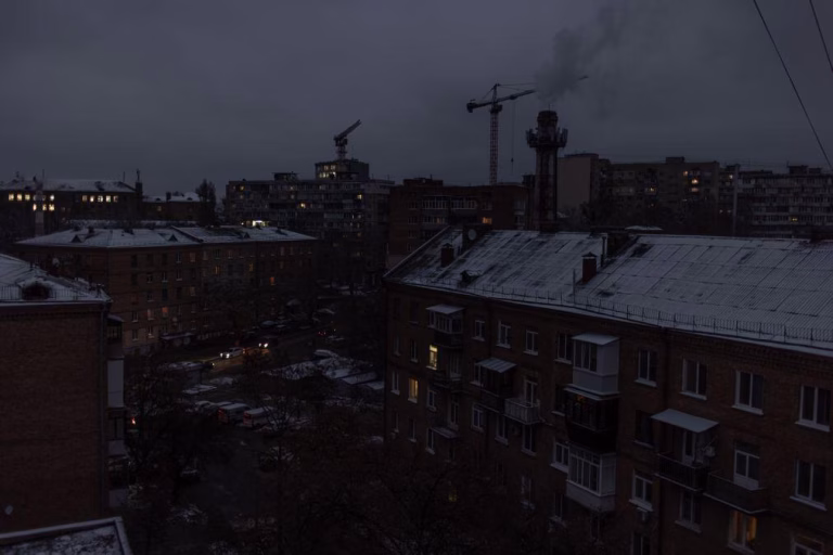 Mais de 1.100 imóveis em Kiev sem aquecimento durante dois meses após ataque russo