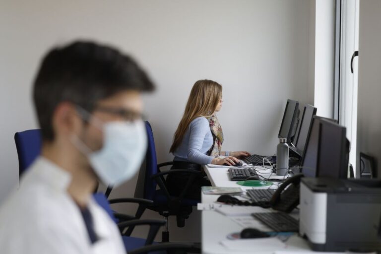 Falha informática paralisa centros de saúde e condiciona atividade clínica - Sindicato