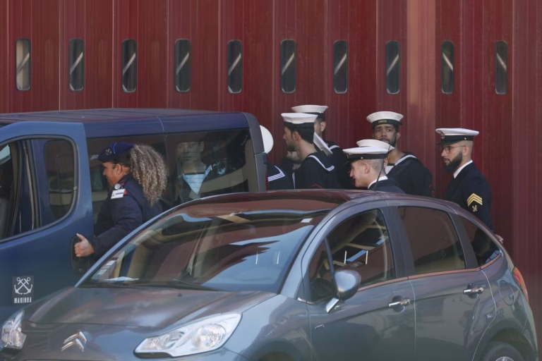 Militares do NRP Mondego alegam que Marinha se prepara para substituir motores do navio
