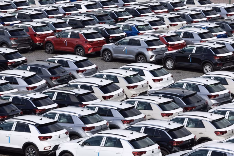 Vendas de novos veículos de passageiros na UE sobem 1,8% em 2025