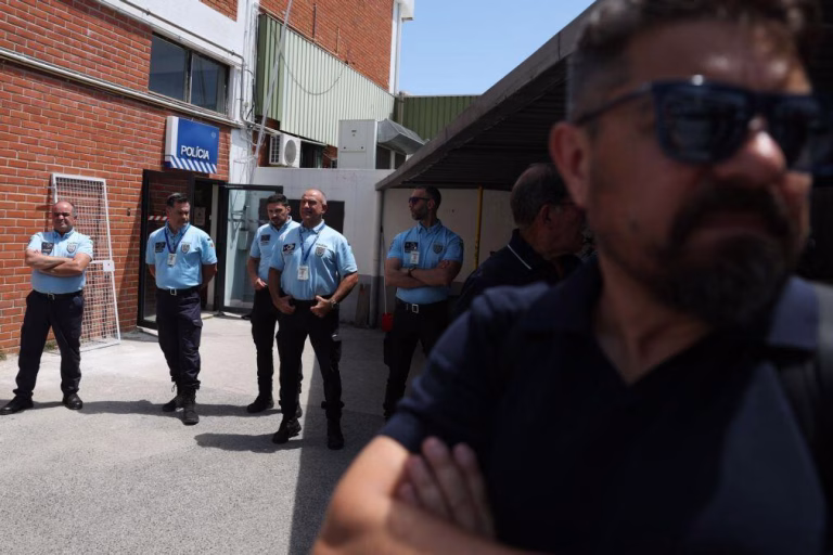 Sindicato da PSP realiza novo plenário de protestos no aeroporto de Lisboa